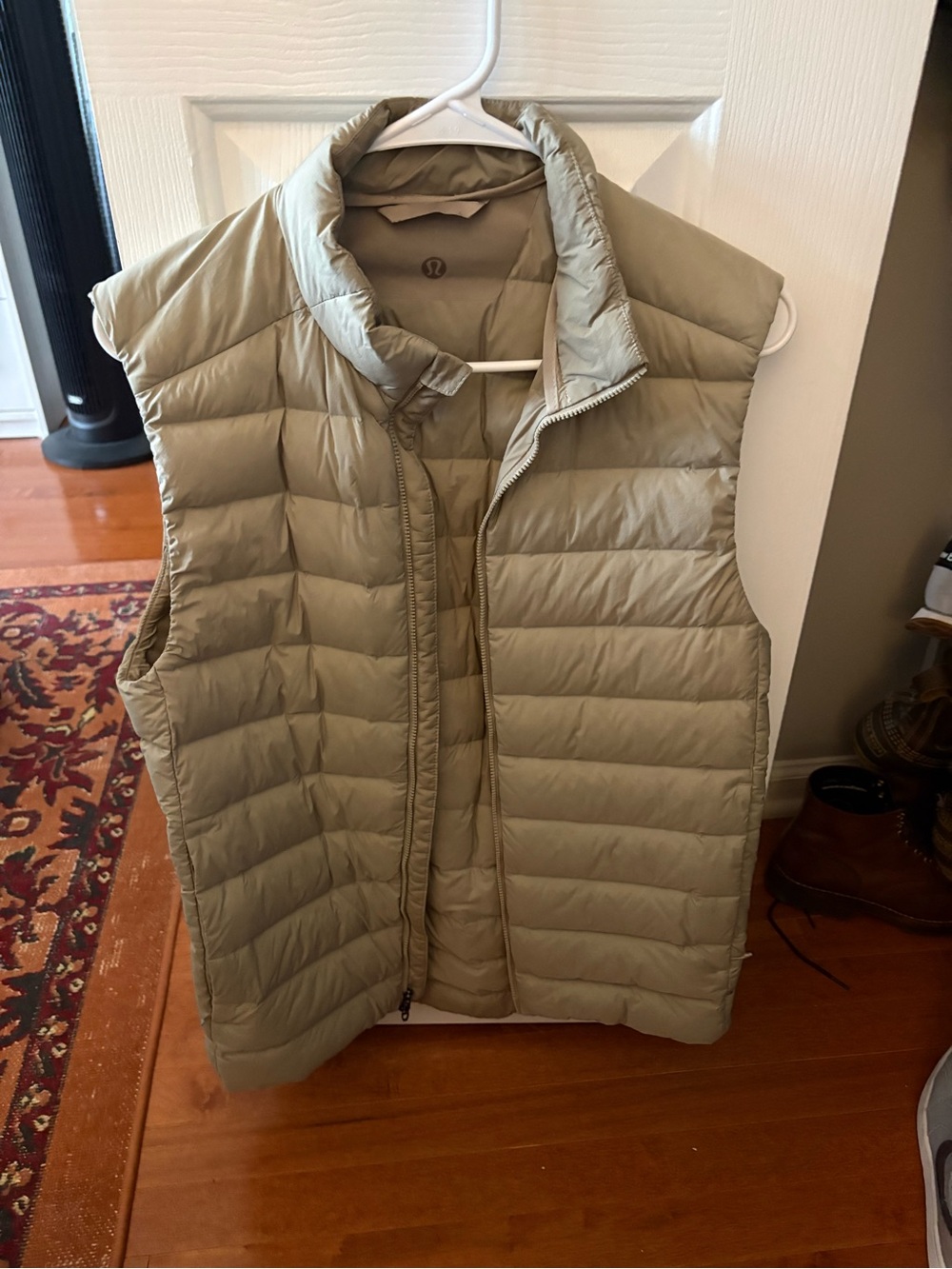 lululemon athletica Men's Navigation down vest